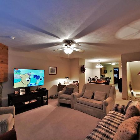 Gorgeous House For Ski Retreat Or Mountain Vacations スノーシュー エクステリア 写真